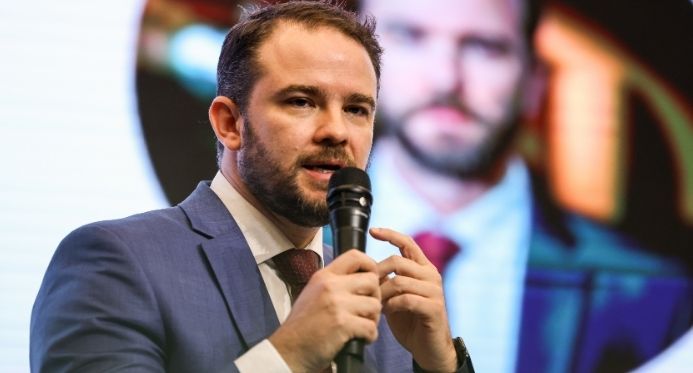 Durigan assume Fazenda sob pressão fiscal e herda desafios de Haddad