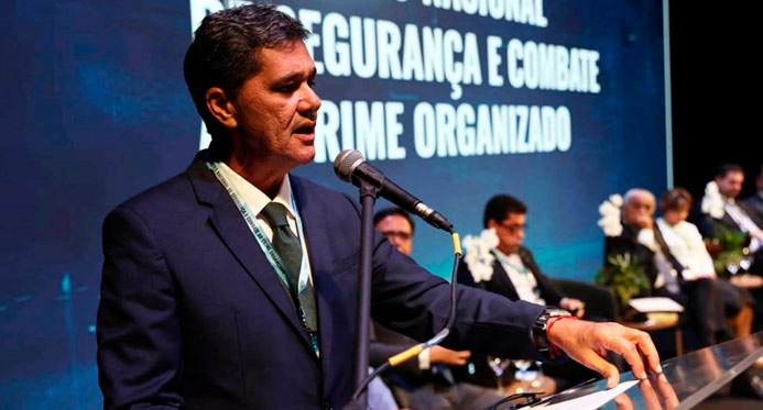 Governador defende legislação mais dura para combater crime em parceria com a União