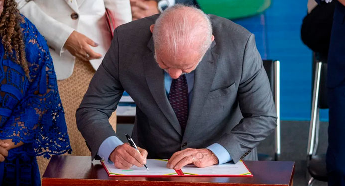 Governo sanciona três novas leis de combate à violência contra a mulher