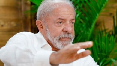 "Não vamos permitir que preço internacional chegue ao bolso do caminhoneiro e da dona de casa", diz Lula sobre guerra no Irã