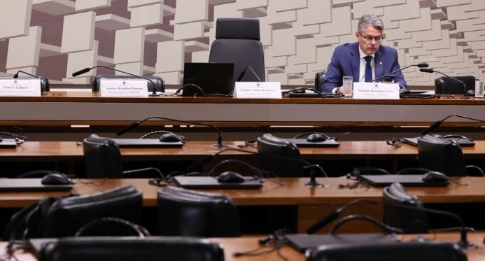 Relator da CPI pede indiciamento de três ministros do STF e do PGR por ligação com Banco Master