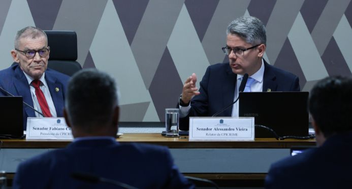 Relatório final da CPI do Crime Organizado que pedia indiciamento de ministros é rejeitado