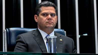 Alcolumbre promulga Lei da Dosimetria que reduz penas de condenados pelo 8 de janeiro