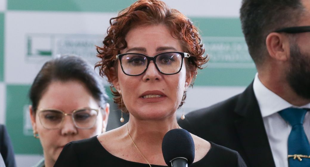 Antes de ser presa na Itália, Zambelli destinou R$ 2 milhões para produtora de filme sobre Bolsonaro