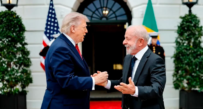 Após reunião de três horas na Casa Branca, Trump diz que Lula é "muito dinâmico" e elogia encontro