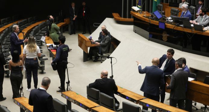 Câmara aprova MP que prevê renovação automática de CNH para bons motoristas