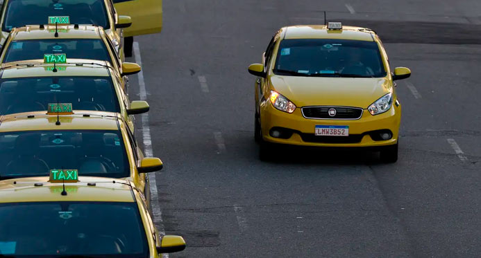 Governo publica MP que destina R$ 30 bi a taxistas e motoristas de app