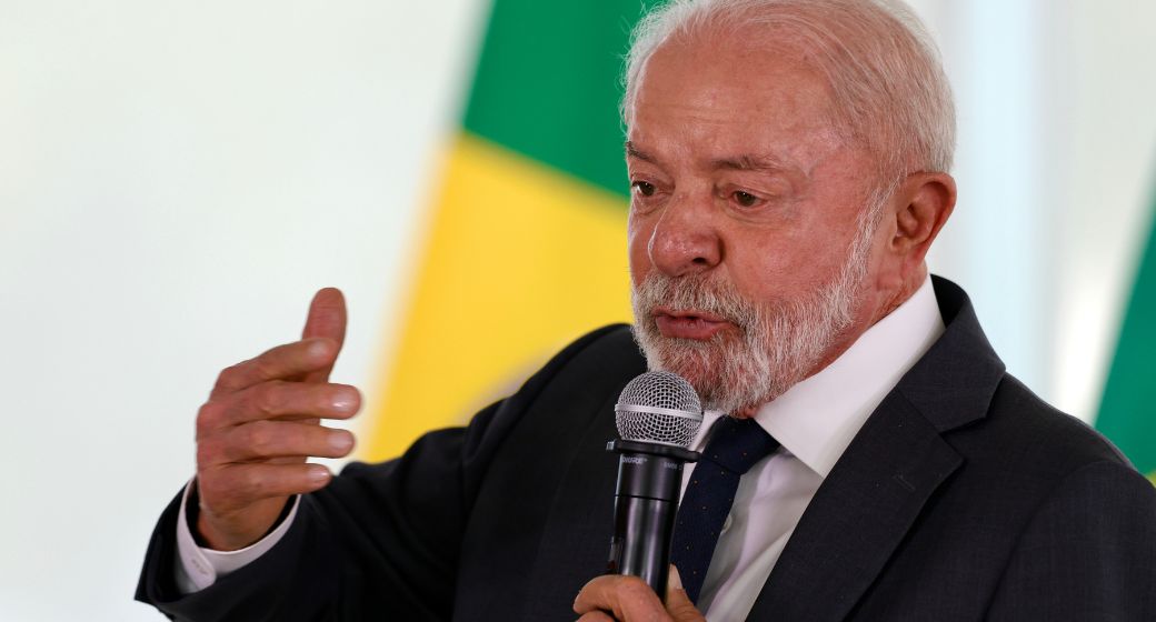 Lula amplia vantagem e vence Flávio Bolsonaro após escândalo com Banco Master, aponta pesquisa