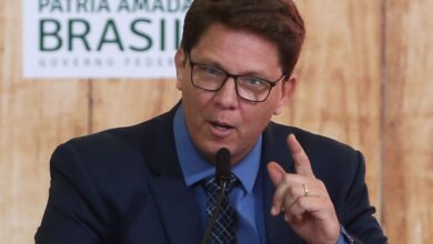 Mario Frias agradeceu Daniel Vorcaro por apoio a filme sobre Jair Bolsonaro