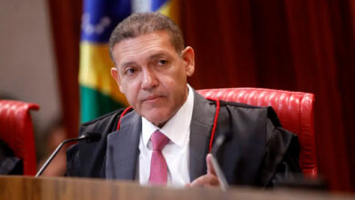 Nunes Marques toma posse como presidente do TSE; André Mendonça será o vice