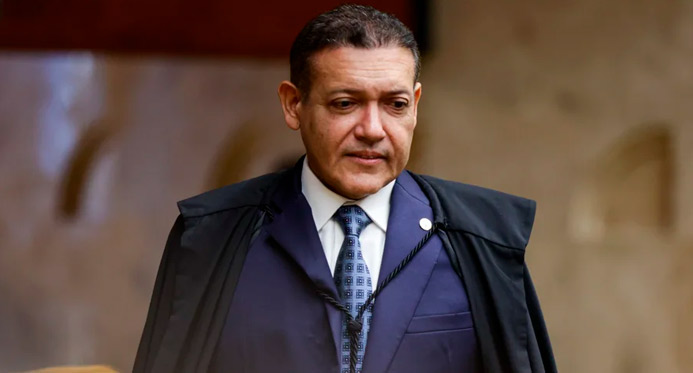 Nunes dá 20 dias para PGR avaliar revisão da condenação de Bolsonaro