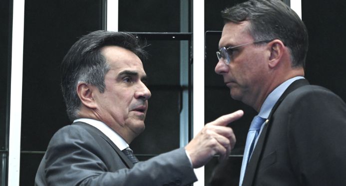 Operação contra Ciro Nogueira estremece alianças e atinge pré-candidatura de Flávio Bolsonaro