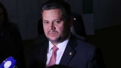 Alcolumbre trava votação do fim da escala 6x1 no senado e impõe condições