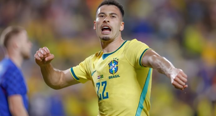 Brasil vira sobre o Japão nos acréscimos e avança às oitavas da Copa do Mundo