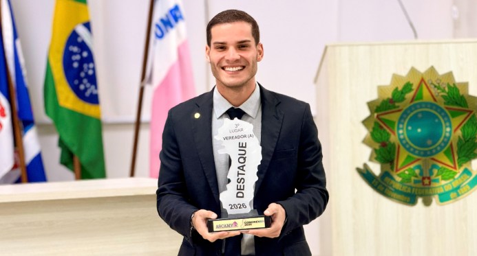 Caio Ferraz conquista prêmio Vereador Destaque do Espírito Santo