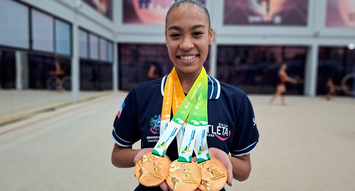 Capixaba Geovanna Santos disputa Copa do Mundo de ginástica rítmica na China