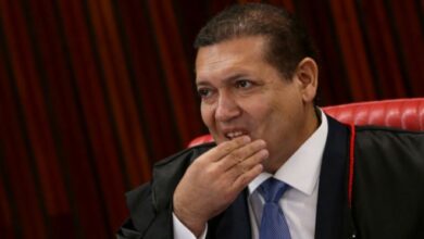 Decisão de Nunes Marques de suspender pesquisa que mostrava derrocada de Flávio Bolsonaro divide especialistas