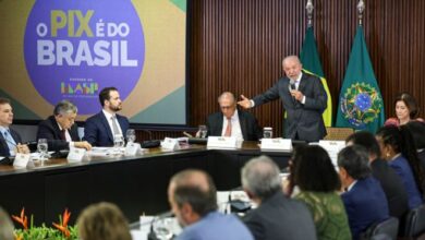 Em reunião ministerial, Lula defende soberania do Brasil e sequência de diálogo com os EUA
