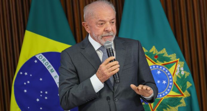 Genial/Quaest: Lula abre 6 pontos de vantagem sobre Flávio Bolsonaro no 2º turno após escândalo com Vorcaro