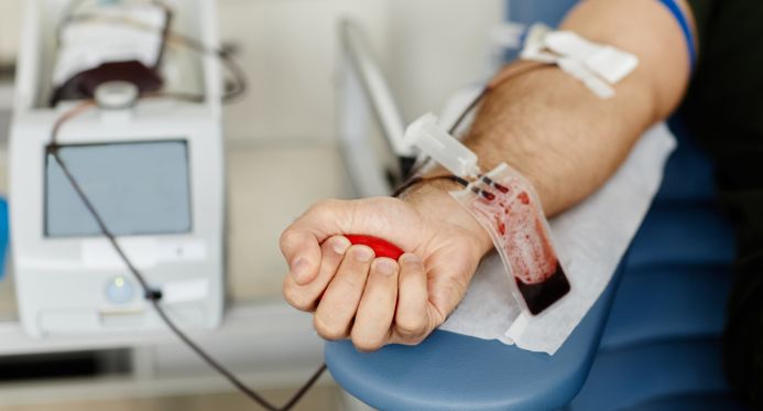 Junho Vermelho: Hemoes usa clima de Copa do Mundo para driblar baixos estoques de sangue no ES