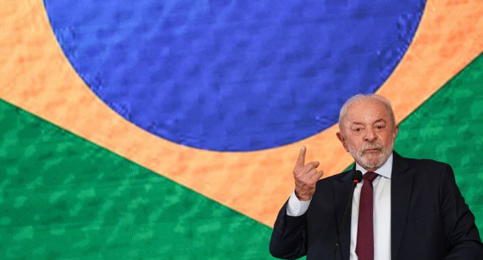 Lula rebate novas tarifas dos EUA e defende soberania econômica e manutenção do Pix