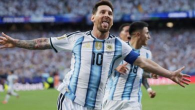 Messi faz história, marca três gols e Argentina vence a Argélia na estreia da Copa do Mundo