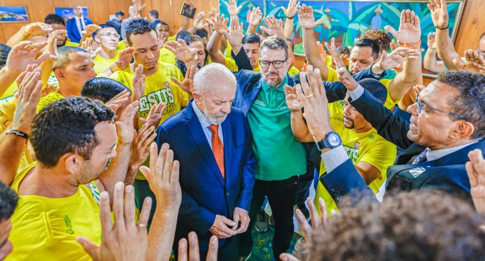 Mirando as eleições, PT lança carta aos evangélicos para reforçar laços e rejeitar manipulação política da religião