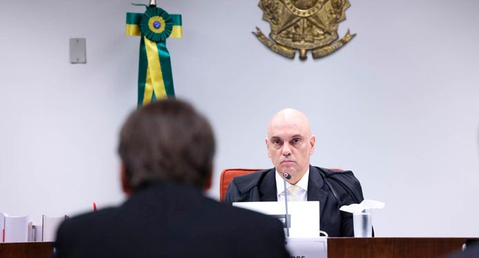 Moraes vai decidir se Bolsonaro continuará em prisão domiciliar