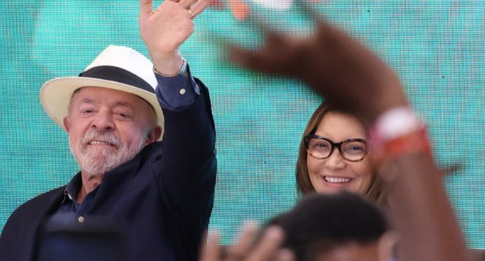 Pesquisa Apex/Futura indica liderança de Lula em todos os cenários para o 1º e 2º turno