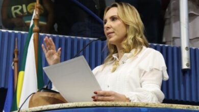 Prefeita de Vitória veta projeto de lei que proibia menores em eventos LGBTQIAPN+