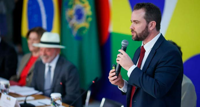 Durigan rebate taxas dos EUA e diz que Brasil não vai “baixar a cabeça” em negociações – Em Dia ES