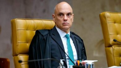 Exército entrega armas de Bolsonaro à PF e informa falta de duas