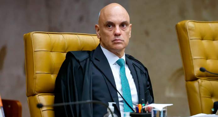 Exército entrega armas de Bolsonaro à PF e informa falta de duas