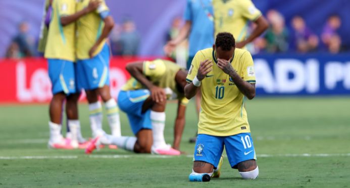 Jornal britânico associa avanço evangélico ao declínio do futebol brasileiro – Em Dia ES