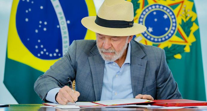 Lula sanciona “Pix Pensão” e pacote de medidas sobre proteção às mulheres – Em Dia ES