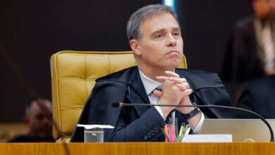 Mendonça autoriza PF a investigar repasses do Banco Master para filme sobre Bolsonaro – Em Dia ES