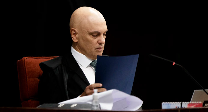 Moraes suspende visitas de Flávio Bolsonaro ao pai após postagem de carta – Em Dia ES