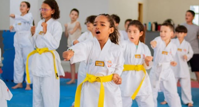 Crianças e adolescentes de Vitória, Serra e Cariacica podem se inscrever gratuitamente para aulas de taekwondo – Em Dia ES