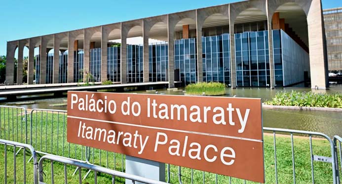Embaixador brasileiro não voltará à Argentina após novos ataques de Milei a Lula – Em Dia ES
